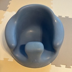 【ネット決済】バンボ Bumbo ベビーソファ 腰ベルト付き