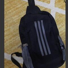 adidasのショルダーバック