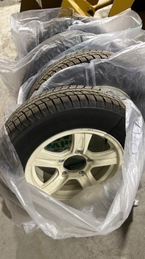 ⚠︎ワンシーズンのみ175/80/R16 スタッドレス日本製値下げしました