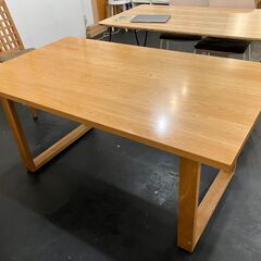 無印良品製・ヴィンテージテーブル（幅150cm x 奥行85.5cm x 厚さ3cm）