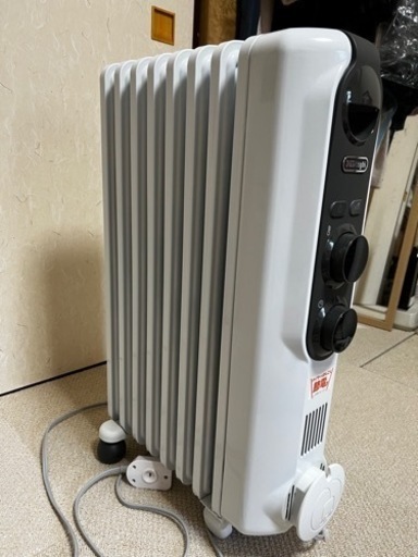 DeLonghi オイルヒーター 1500W RHJ35M1015-BK Amazon | De'Longhi (デロンギ) オイルヒーター アミカルド RHJ35M1015