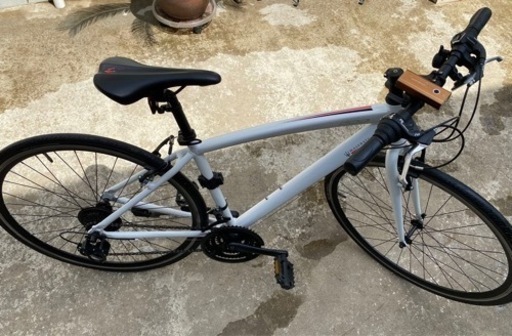 マセラッティのクロスバイク 新車☆マセラティ700cクロスバイク