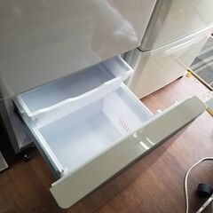 リサイクルショップどりーむ天保山店 No8411 冷蔵庫 2015年式 265Lの少し大きめのサイズ！ 見た目も綺麗です！ リサイクルショップどりーむ天保山店 No8411 冷蔵庫 2015年式 265Lの