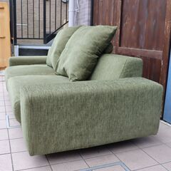 NOYES(ノイエス)のDecibel(デシベル) 3人掛けソファです。「低く、広く