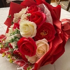 薔薇の花束［造花］と、ドライフラワーのトピアリー、プリザーブドフ...
