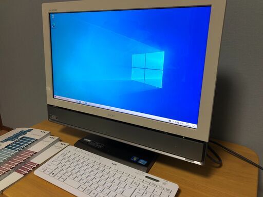 一体型デスクトップパソコン　NEC VALUESTAR　1TB CORE i7 ファインホワイト