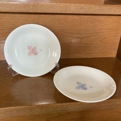 『値下げ』ブルーとピンクの楕円形皿　2枚組