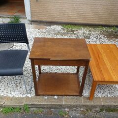 椅子、机、テーブル