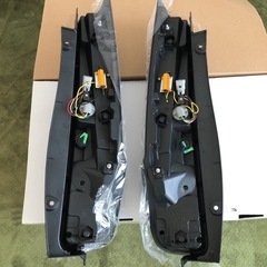 ダズフェローズテールランプ　NOAH.VOXY.esqu