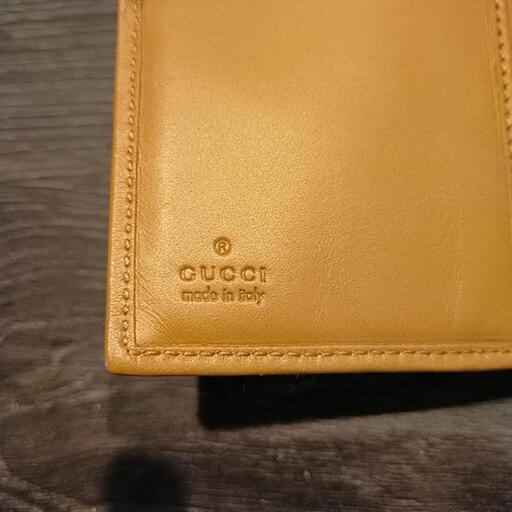 GUCCIのバインダー手帳ケース