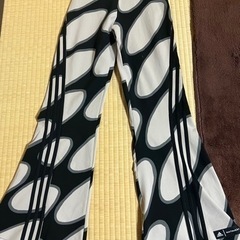 最新モデル　adidasレディースパンツ新品