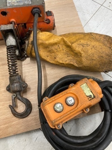 中古品 □ 二葉製作所 ホイストミニパワー200kg □ 発 □ IT6U3I06XX4G
