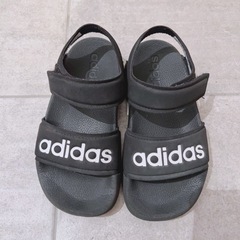 adidas キッズサンダル　サイズ17㎝