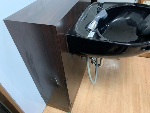 シャンプーユニット　タオルシューター付　シャンプーボール　シャワーヘッド　美容室