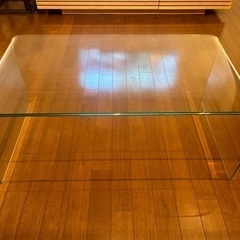 強化ガラス製ローテーブル