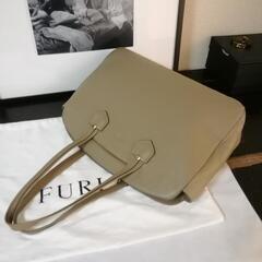 美品。FURLA フルラ オールレザー ショルダートートバッグ