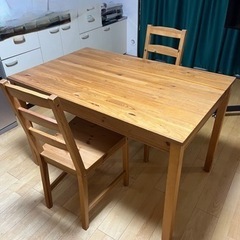 IKEAダイニングテーブル・椅子2脚