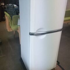 差し上げます　冷凍冷蔵庫　136ℓ　2006年制　通常に作動してます
