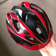 自転車用ヘルメット　赤×黒