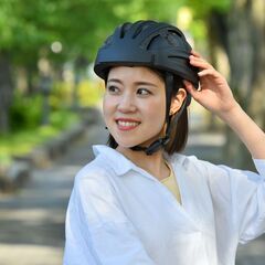 【ネット決済・配送可】新品！！折畳サイクルヘルメット