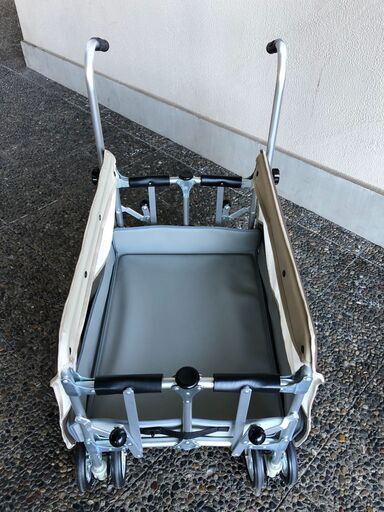 犬用カート(PEPPY，未使用:３万円)