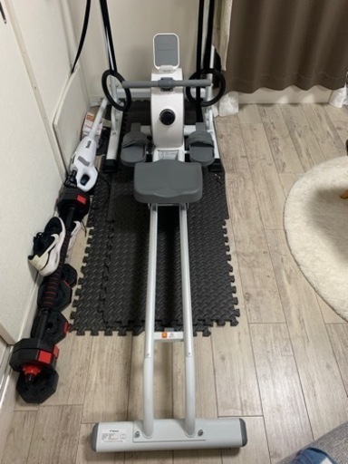 ローイングマシン Rowing Machine