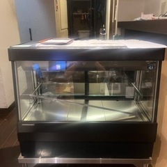 SIMONELLI 3連エスプレッソマシン（現在、売却のため、代理店による 