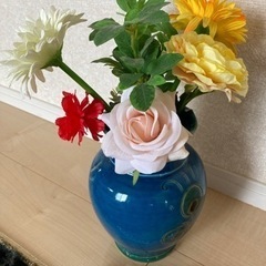 花瓶と造花のセット