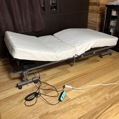 折りたたみ電動ベッド