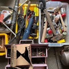 園芸用品、工具、工具箱、金具など