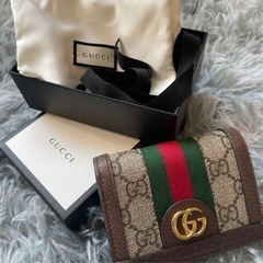 GUCCI二つ折り財布