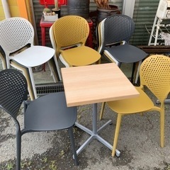 椅子x2 テーブルx1