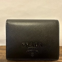 【美品】プラダ　二つ折り財布　ブラック　メンズ