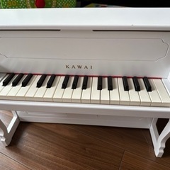 KAWAI ミニピアノ　アップライト　ホワイト