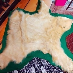本物。白熊敷物