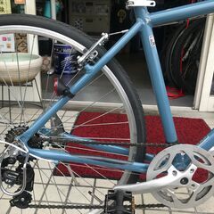 とても綺麗なブルーグレーのクロスバイク