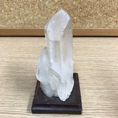 O2305-945 水晶 キズ、汚れ有