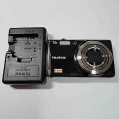 【取引中】FUJIFILM デジタルカメラ FinePix F8...