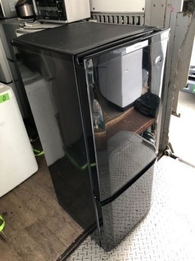 (決まりました)福岡市内配送無料　三菱電機 MITSUBISHI ELECTRIC MR-P15S-B [冷蔵庫（146L・右開き） サファイアブラック]