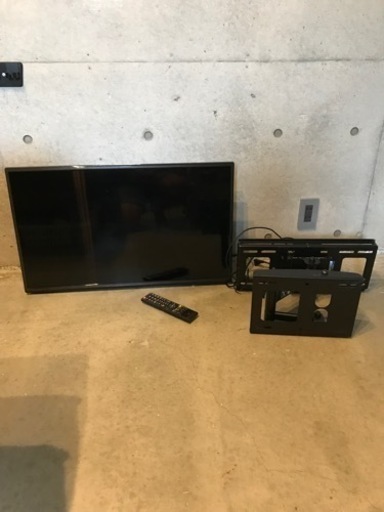 液晶テレビ　ゲオ購入　32インチ　壁掛け用