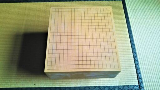 囲碁打ち 国産 榧(かや)材で楽しむ  ☕。