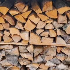 アウトドアに暖房に。乾燥状態良好な薪各種あります。