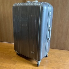 スポルティング　シルバー　スーツケース