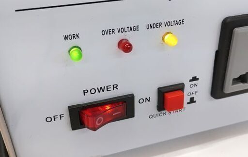 ジャンク扱い 通電のみ確認 Akari 変圧器 AVR-SVC1500 調整器 トランス ☆ 札幌市 豊平区 平岸 ジャンク扱い 通電のみ確認 Akari 変圧器 AVR-SVC1500 調整器 トランス