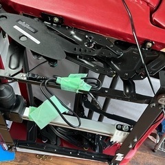 レゲット&プラット 2人掛け電動リクライニングソファ