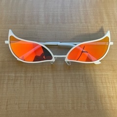 ドフラミンゴ　モデルのサングラス