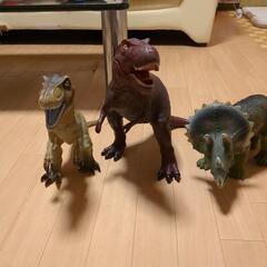 恐竜❗３つで100円❗