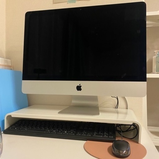 Apple iMac / USBキーボード / USBマウス / ニトリパソコン台