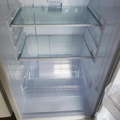 冷凍冷蔵庫をクリーニングします！綺麗になりますよ‼️