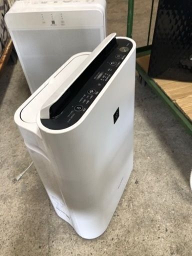 福岡市内配送無料　シャープ SHARP KC-F50-W [高濃度プラズマクラスター7000 加湿空気清浄機 （プラズマクラスター13畳まで 加湿14畳まで 空気清浄23畳まで） ホワイト系]